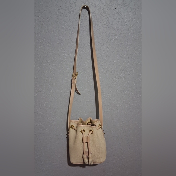 Dooney & Bourke Cream Pebbled Leather Bucket Bag - Picture 10 of 10